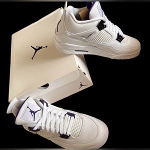 MEN’S Air Jordan 4 Retro ‘Purple Metallic’